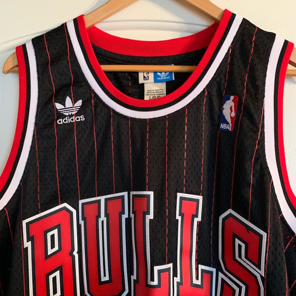 L NBA Adidas Scotty Pippen Bulls Jersey